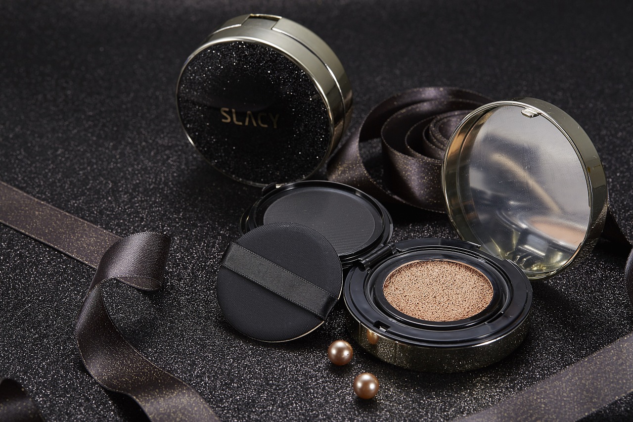 高端美妆产品摄影技巧 展现粉底与护肤品的精致魅力